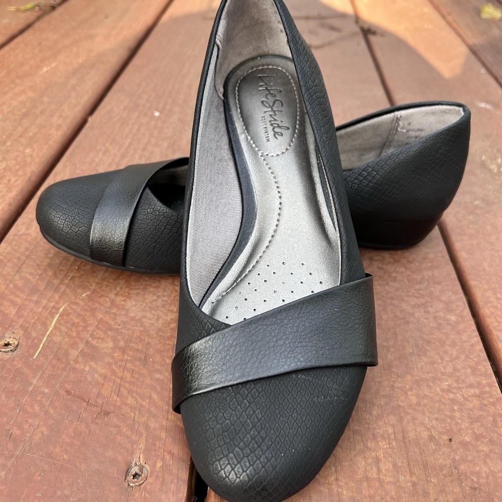 Life Stride Soft System Women's Flat Dylan Black 8 Medium Width